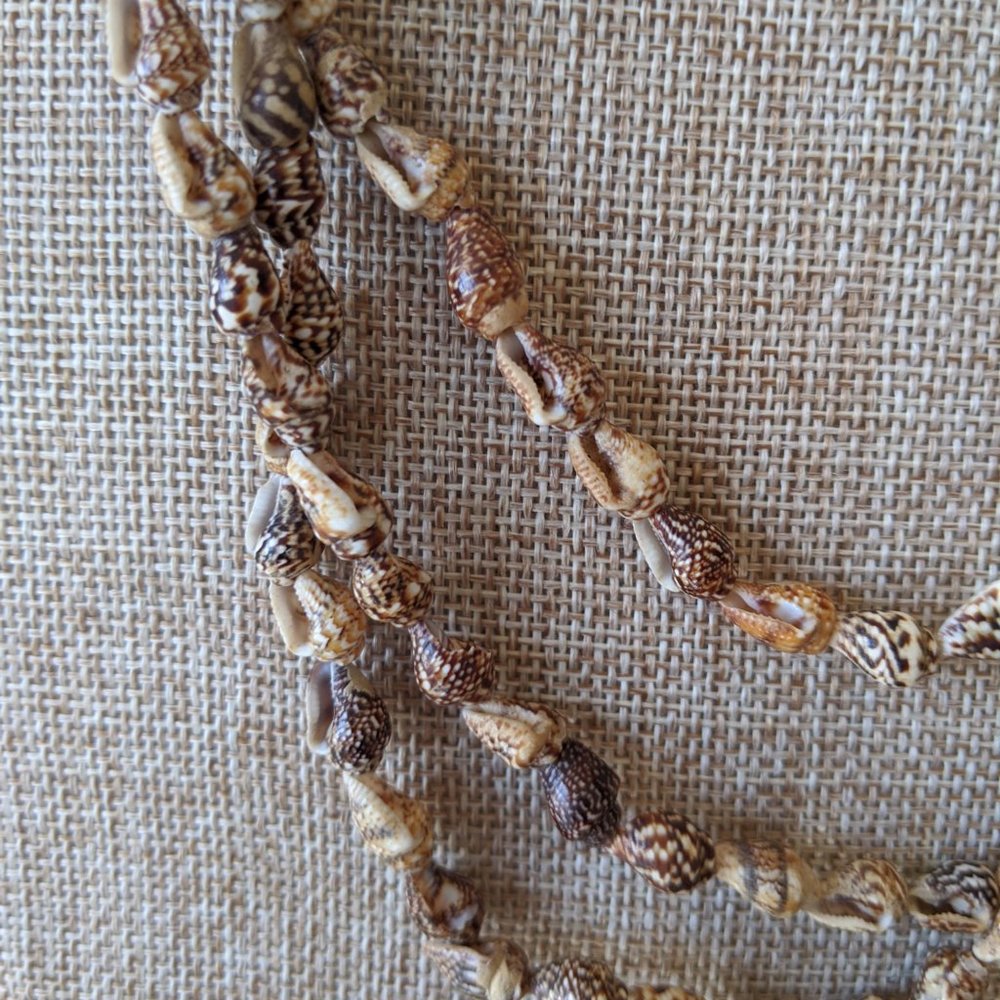 Shells Necklace Really long - Picture 2 of 3